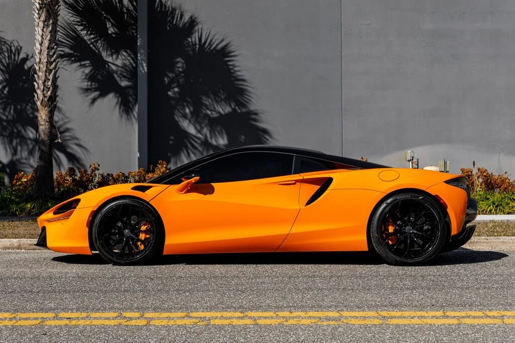 2025 McLaren Artura - Image 20 of 31