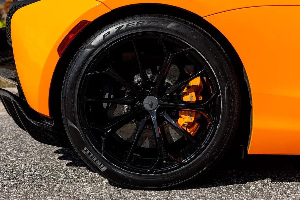 2025 McLaren Artura - Image 16 of 31