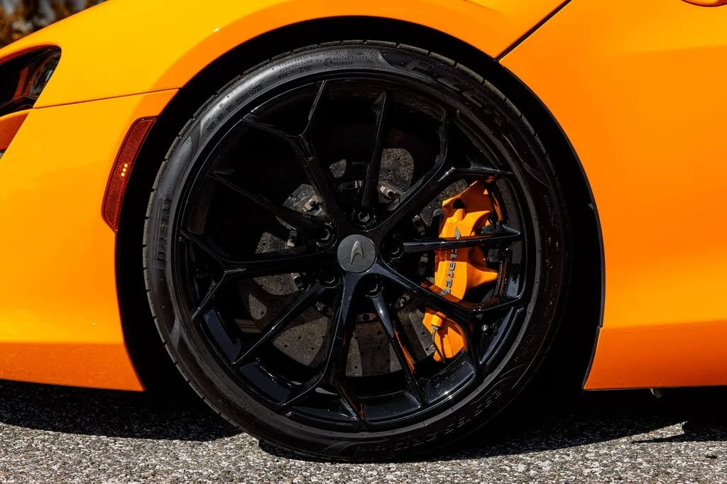 2025 McLaren Artura - Image 26 of 31