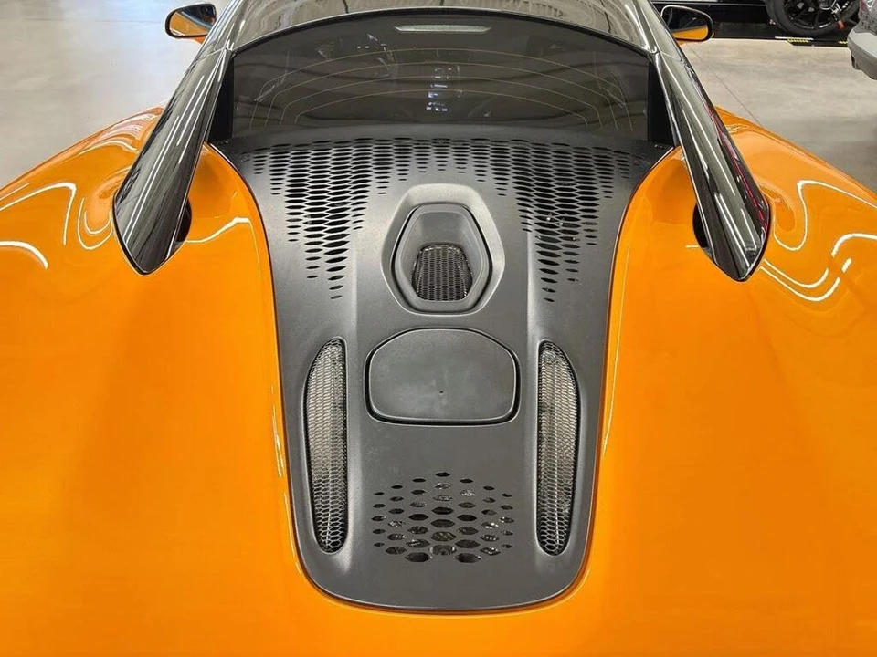 2025 McLaren Artura - Image 18 of 27