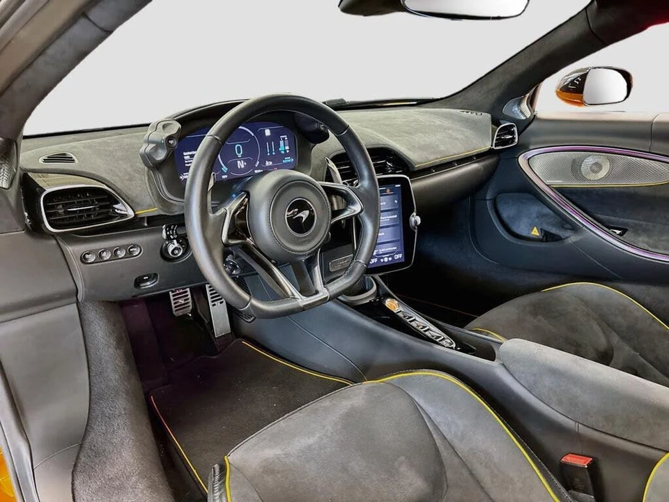 2025 McLaren Artura - Image 9 of 27