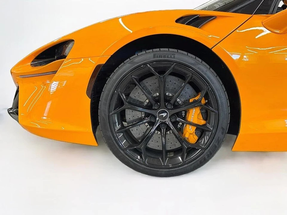 2025 McLaren Artura - Image 26 of 27