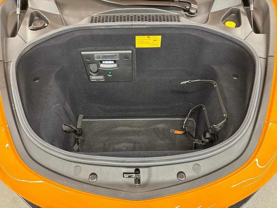 2025 McLaren Artura - Image 25 of 27