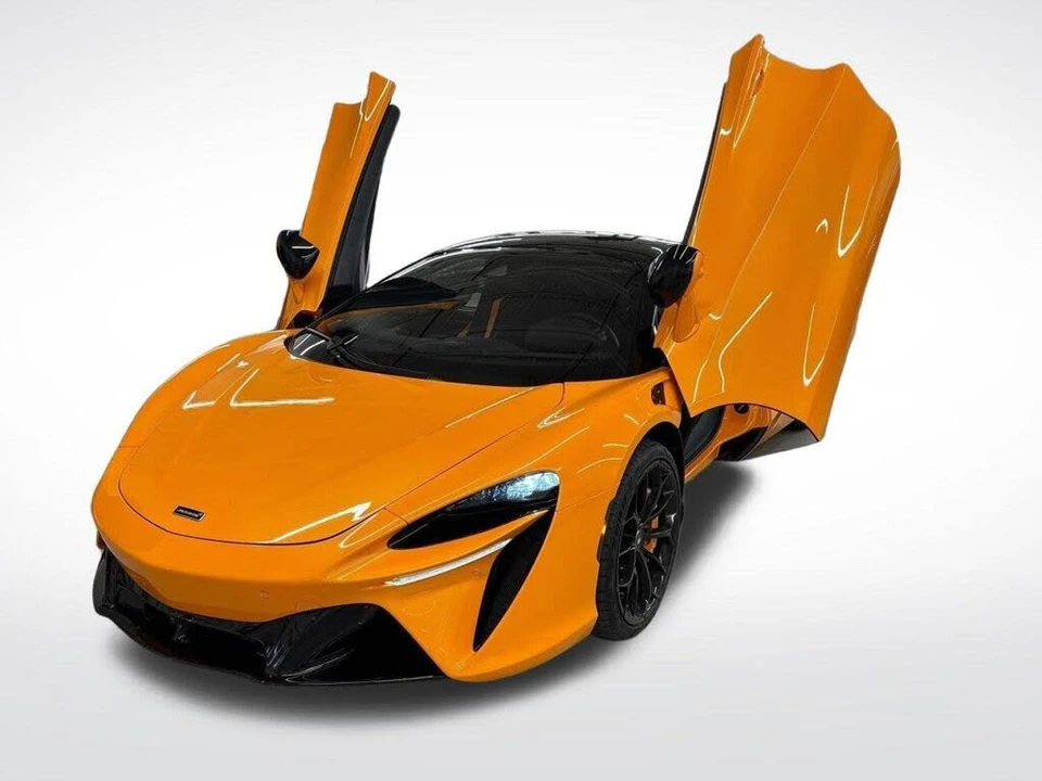 2025 McLaren Artura - Image 22 of 27