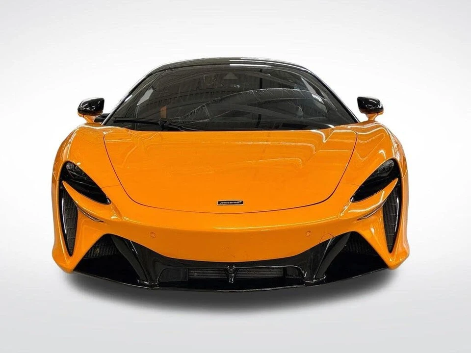 2025 McLaren Artura - Image 8 of 27