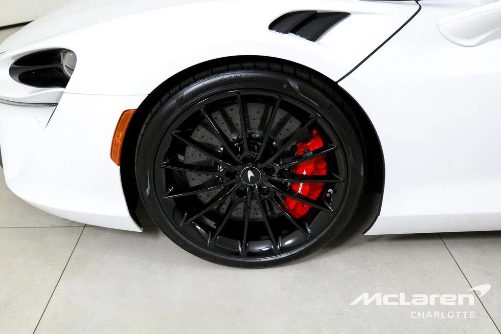 2025 McLaren Artura - Image 27 of 31