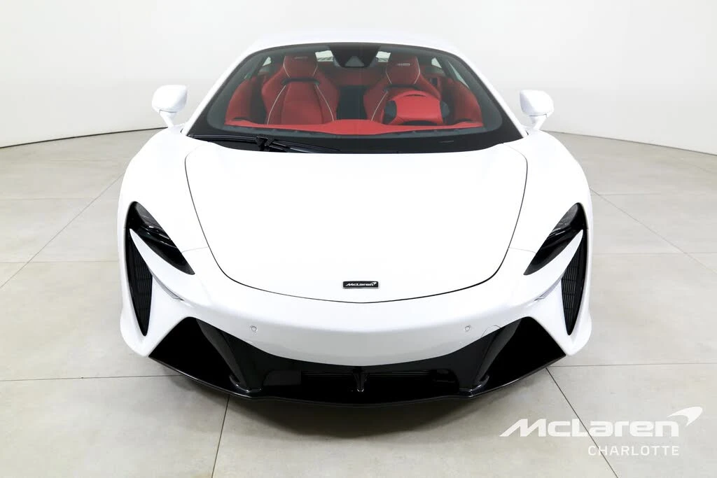 2025 McLaren Artura - Image 4 of 31