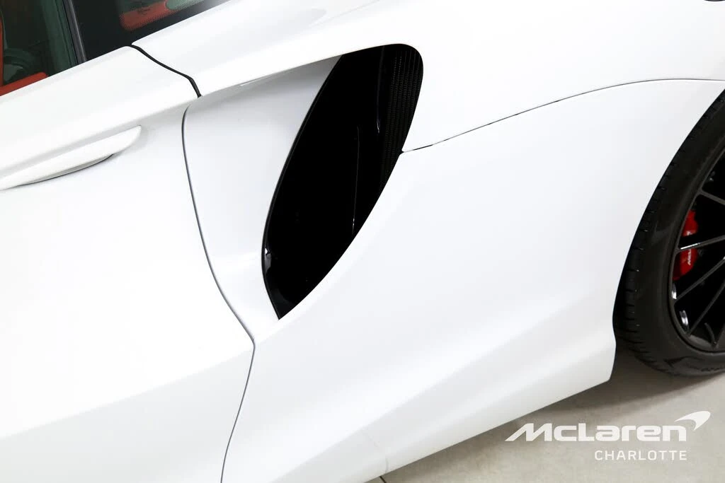 2025 McLaren Artura - Image 30 of 31