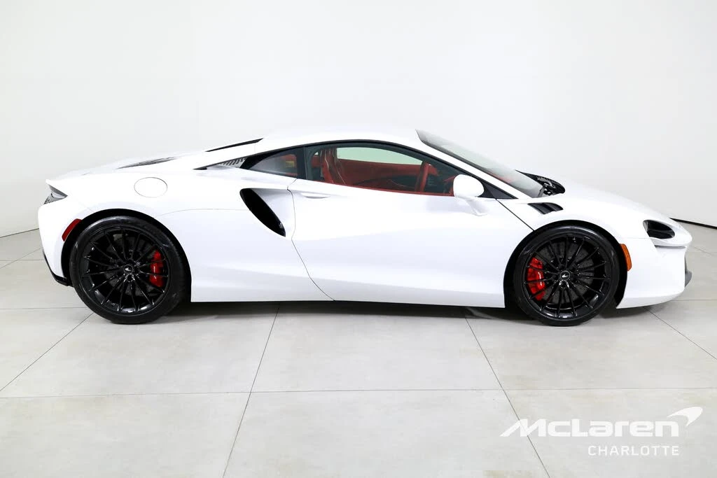 2025 McLaren Artura - Image 10 of 31