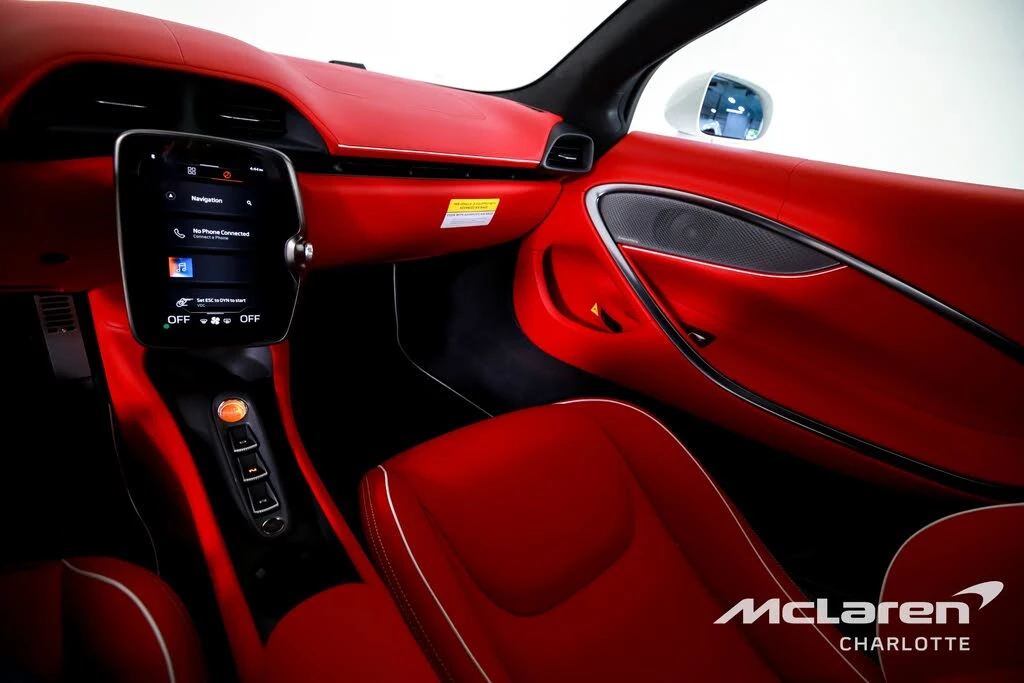 2025 McLaren Artura - Image 15 of 31