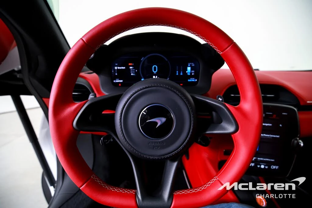 2025 McLaren Artura - Image 14 of 31