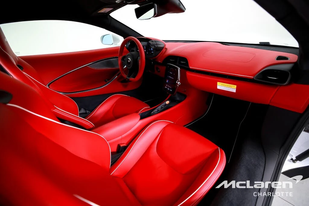2025 McLaren Artura - Image 19 of 31