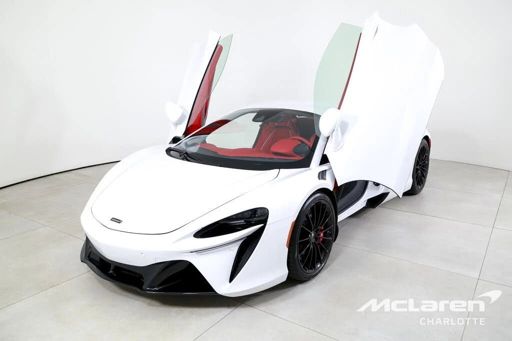 2025 McLaren Artura - Image 5 of 31