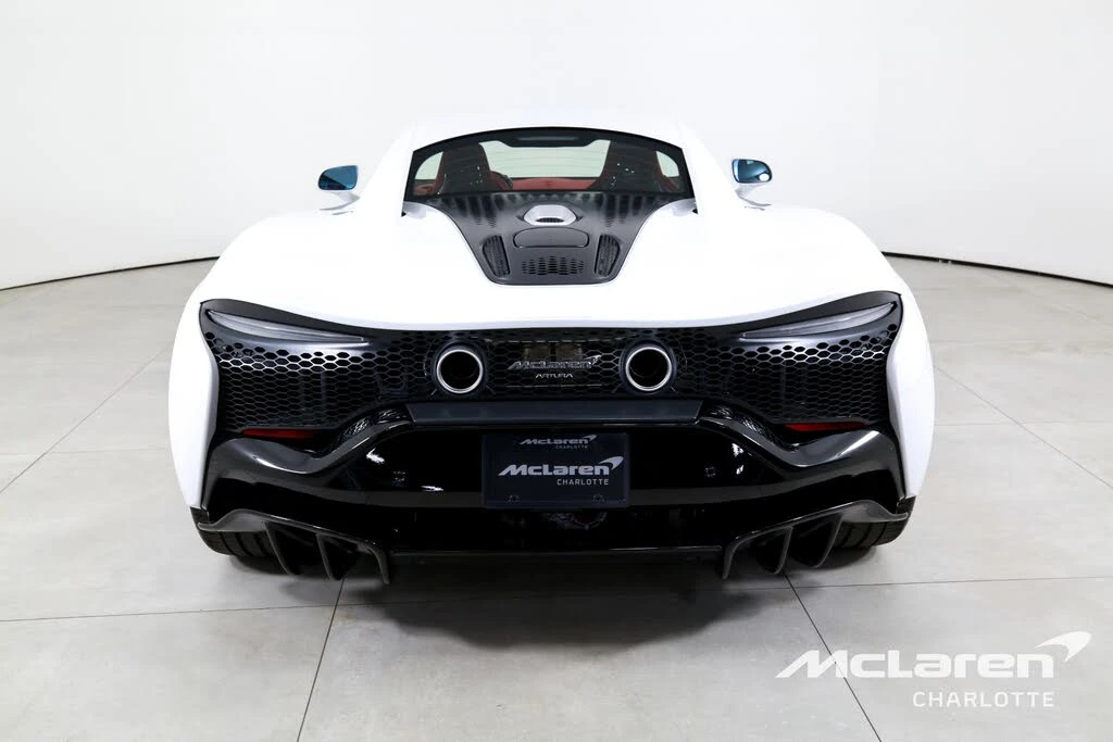 2025 McLaren Artura - Image 8 of 31