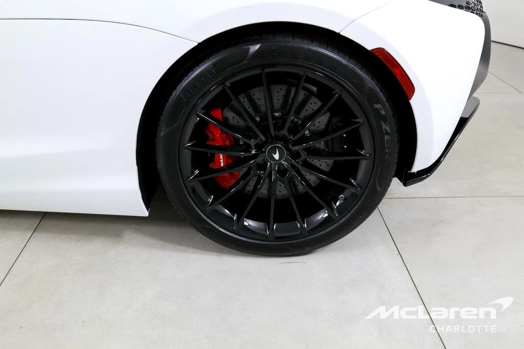 2025 McLaren Artura - Image 28 of 31