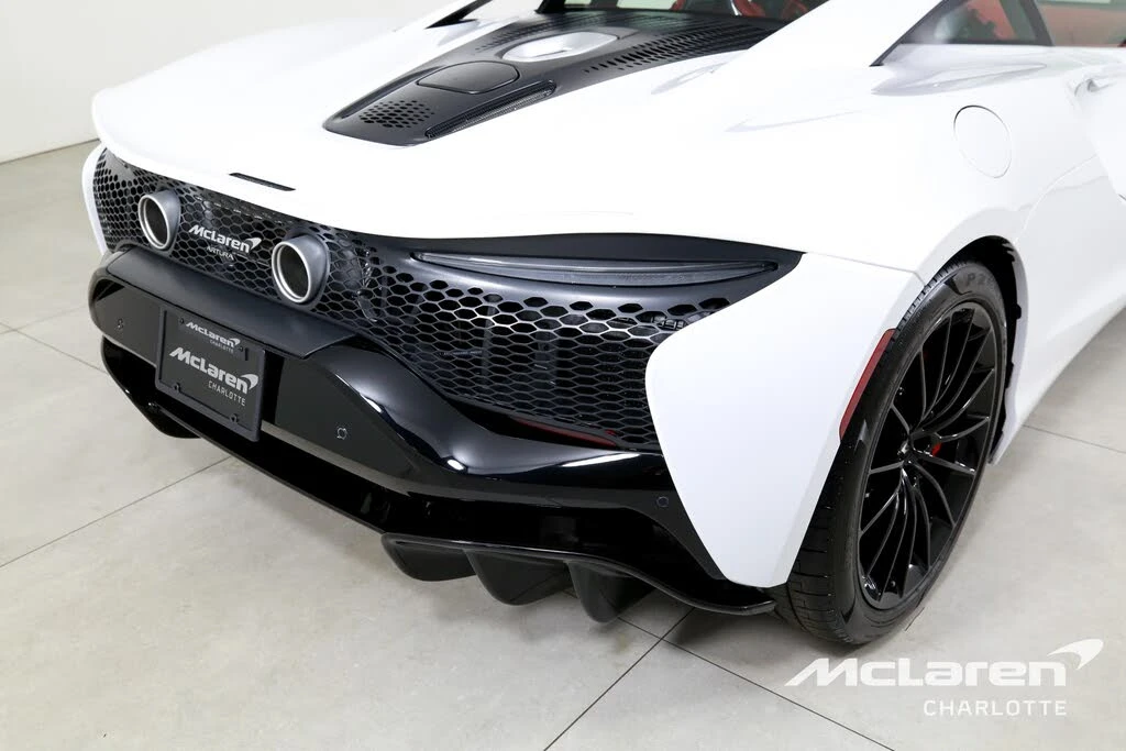 2025 McLaren Artura - Image 31 of 31