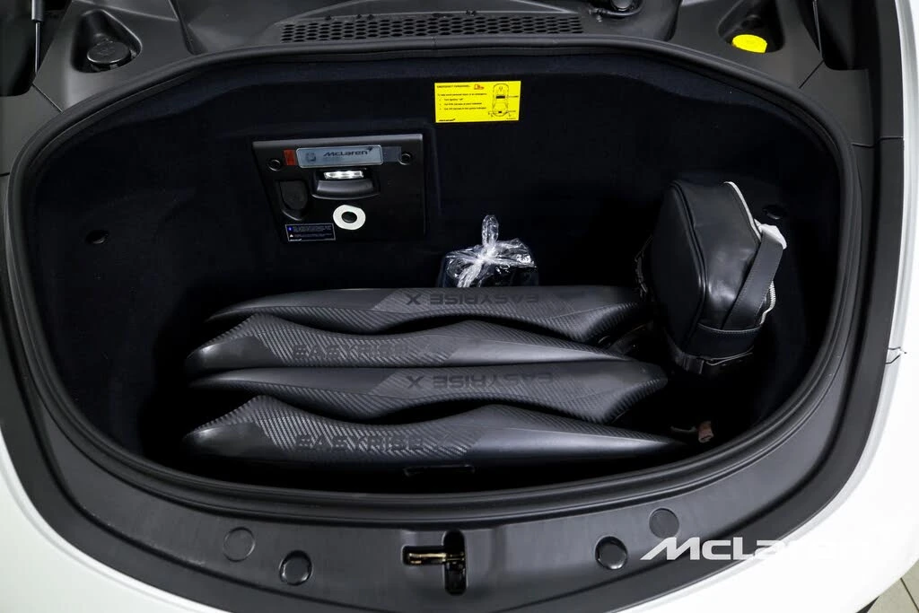 2025 McLaren Artura - Image 16 of 31