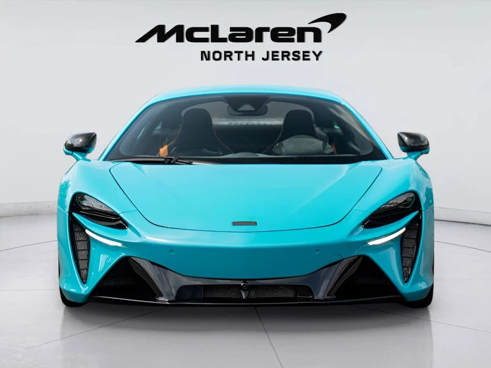 2025 McLaren Artura - Image 3 of 31