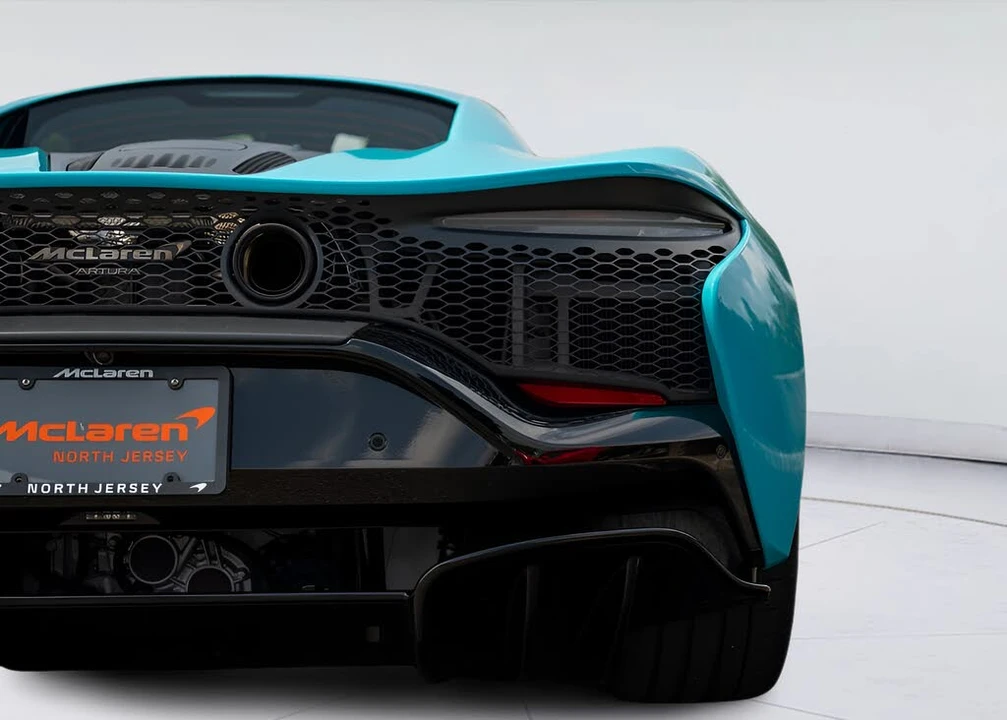 2025 McLaren Artura - Image 26 of 31