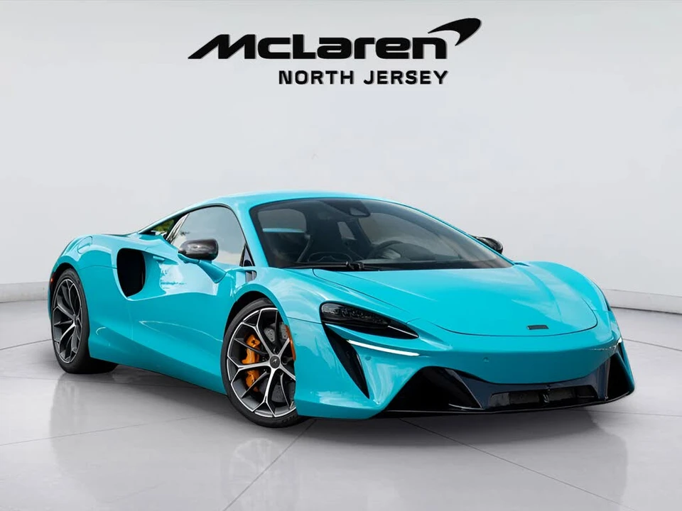 2025 McLaren Artura - Image 5 of 31