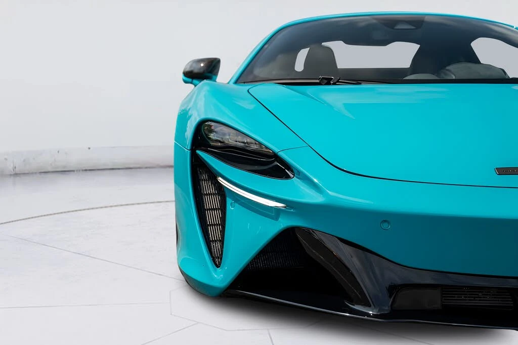 2025 McLaren Artura - Image 20 of 31