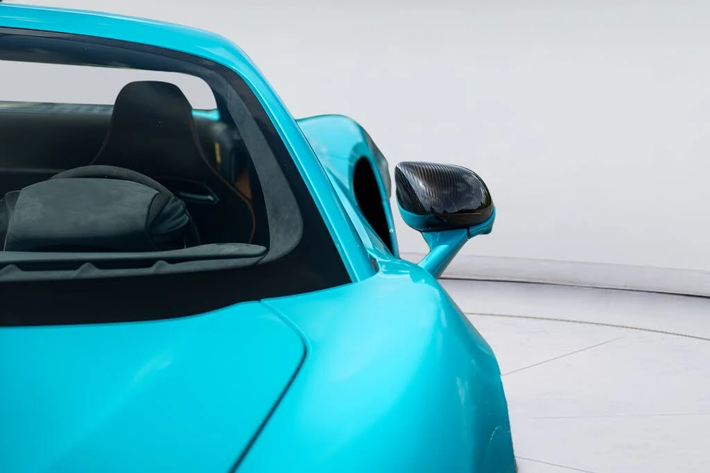 2025 McLaren Artura - Image 17 of 31