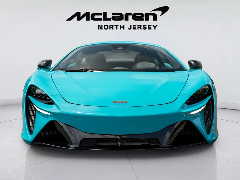 2025 McLaren Artura - Image 22 of 31