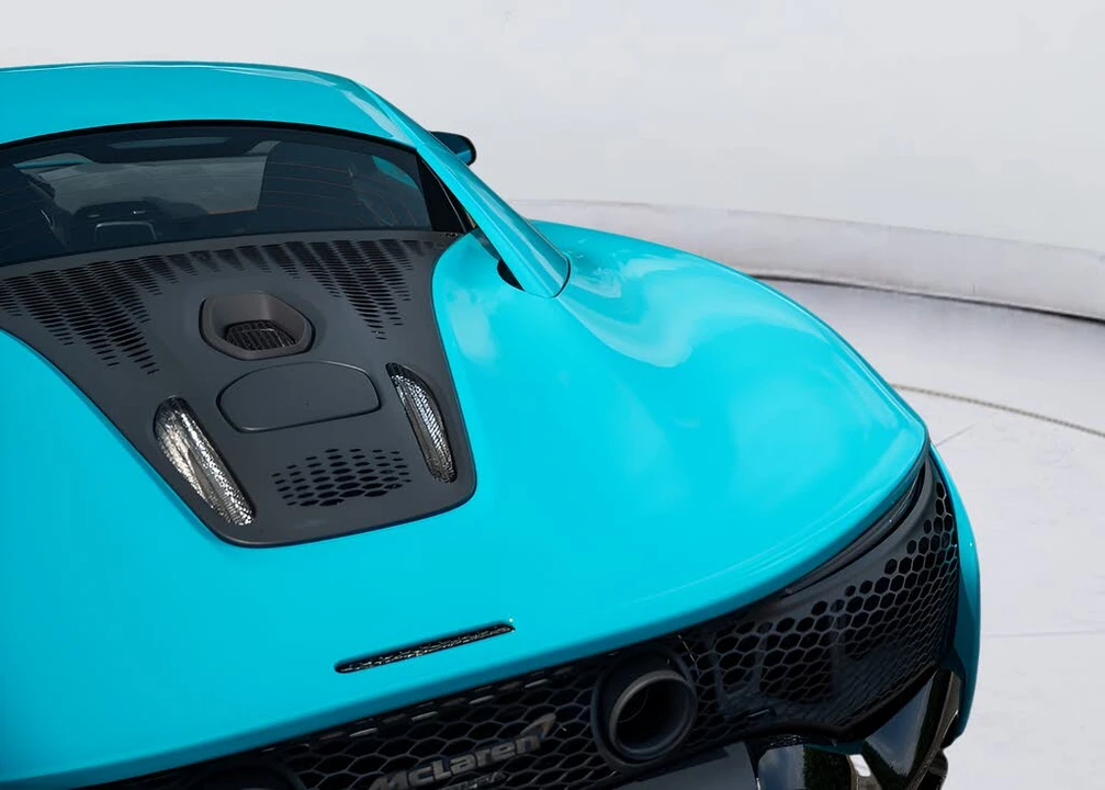 2025 McLaren Artura - Image 28 of 31