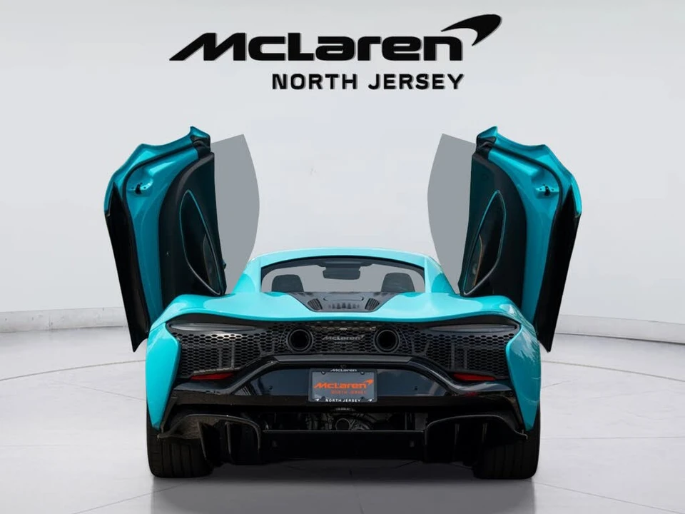 2025 McLaren Artura - Image 12 of 31