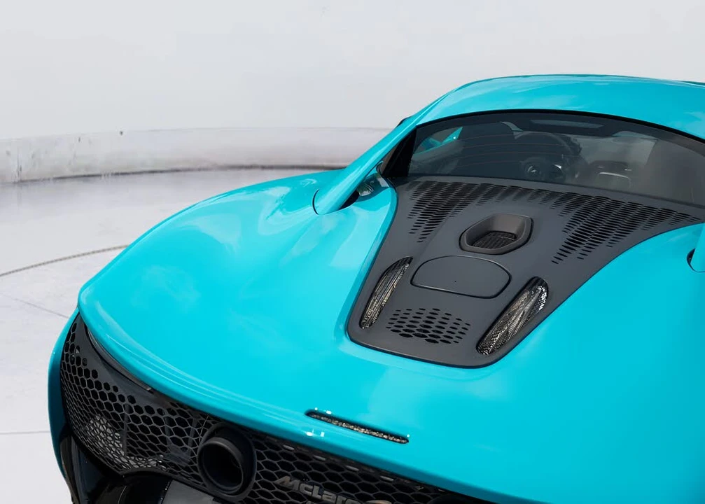 2025 McLaren Artura - Image 29 of 31