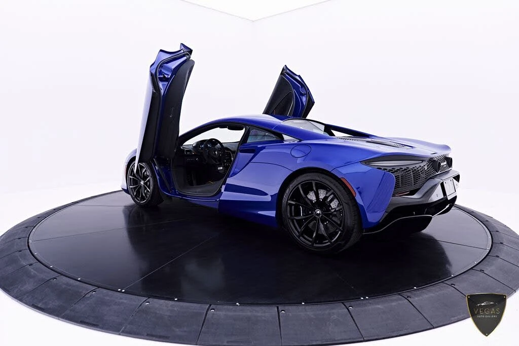 2025 McLaren Artura - Image 24 of 31
