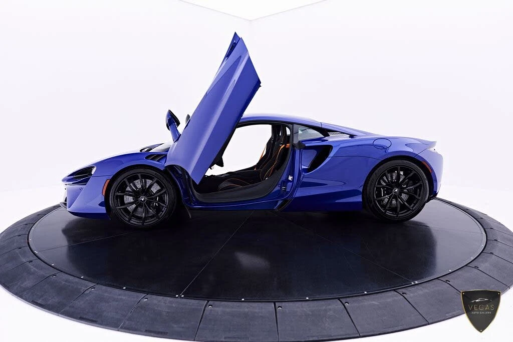 2025 McLaren Artura - Image 23 of 31