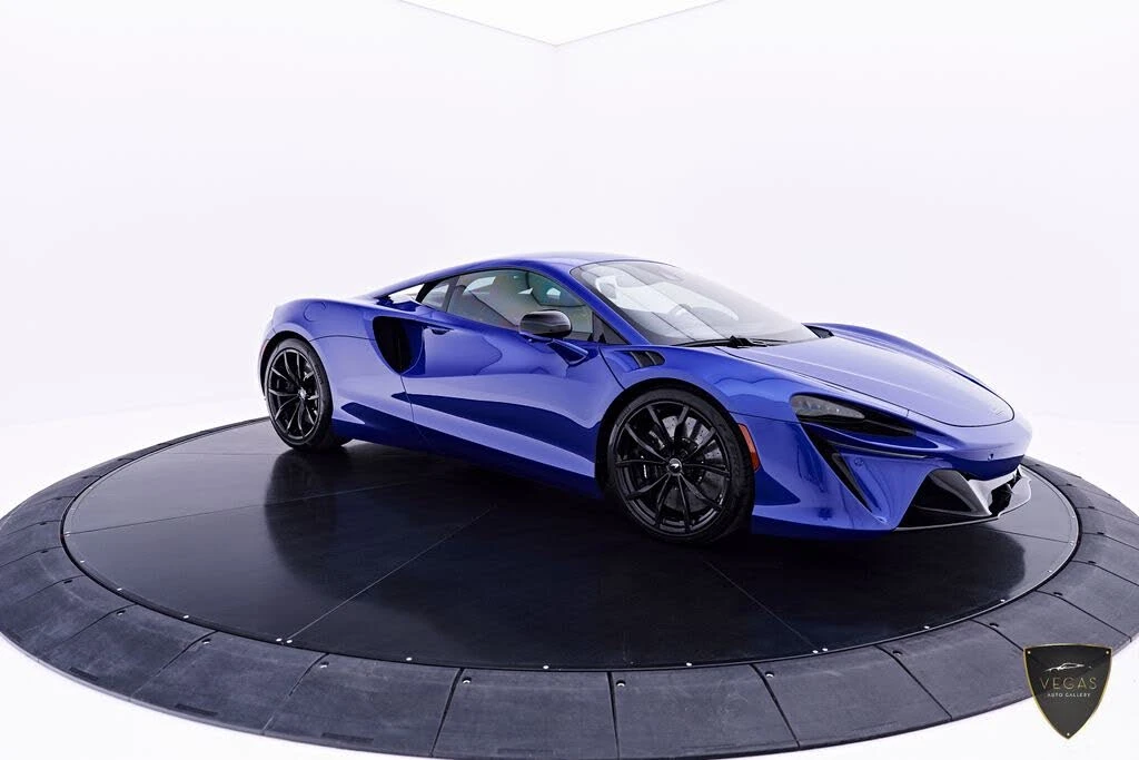 2025 McLaren Artura - Image 19 of 31