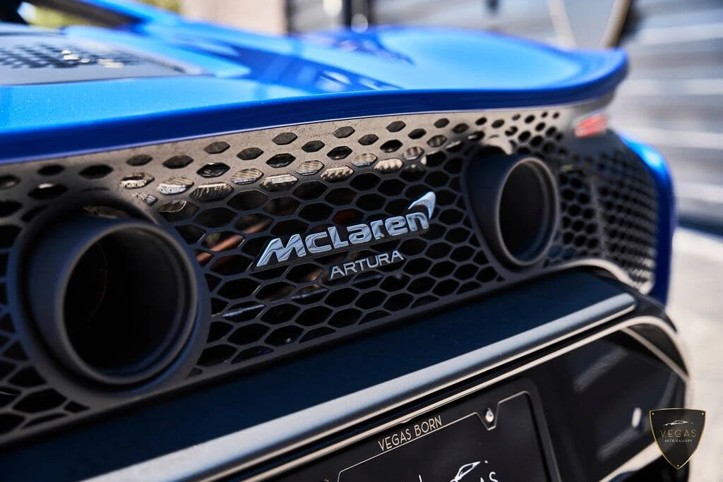 2025 McLaren Artura - Image 12 of 31
