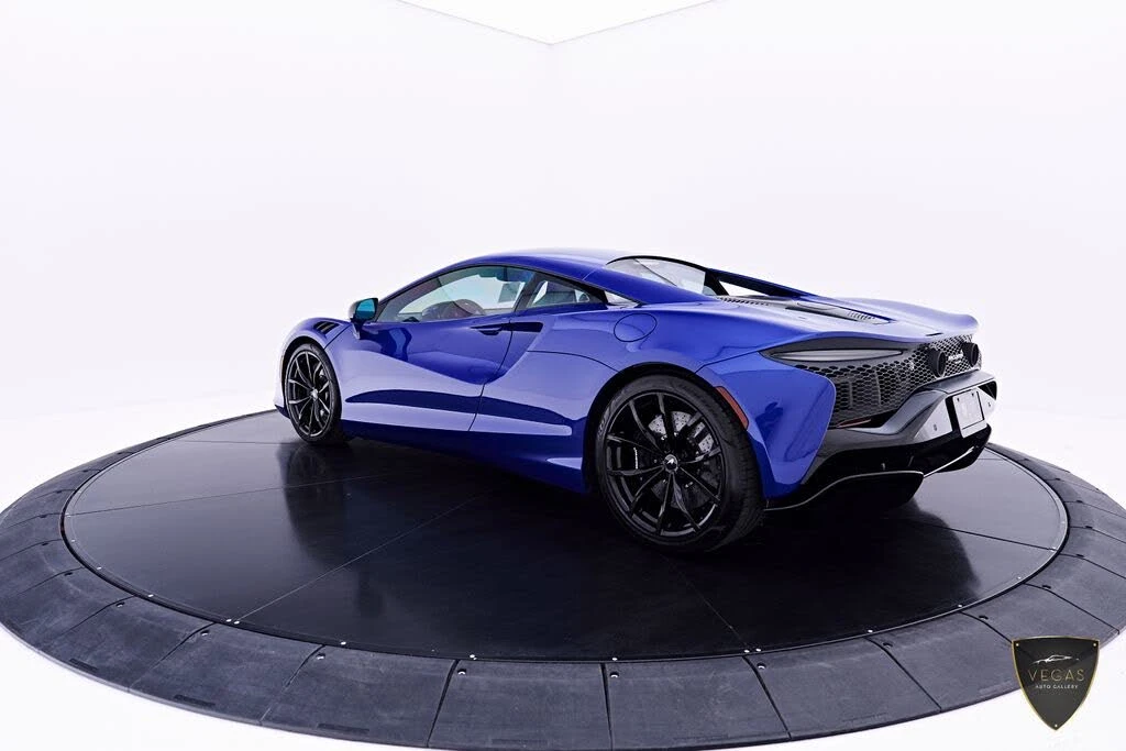 2025 McLaren Artura - Image 15 of 31