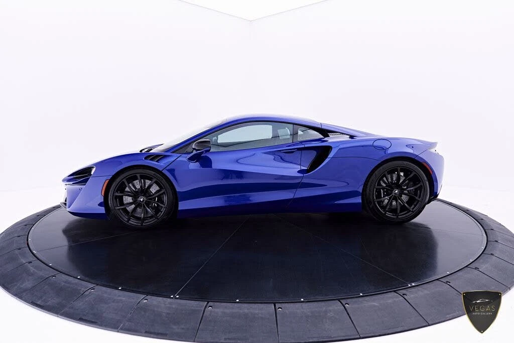 2025 McLaren Artura - Image 14 of 31
