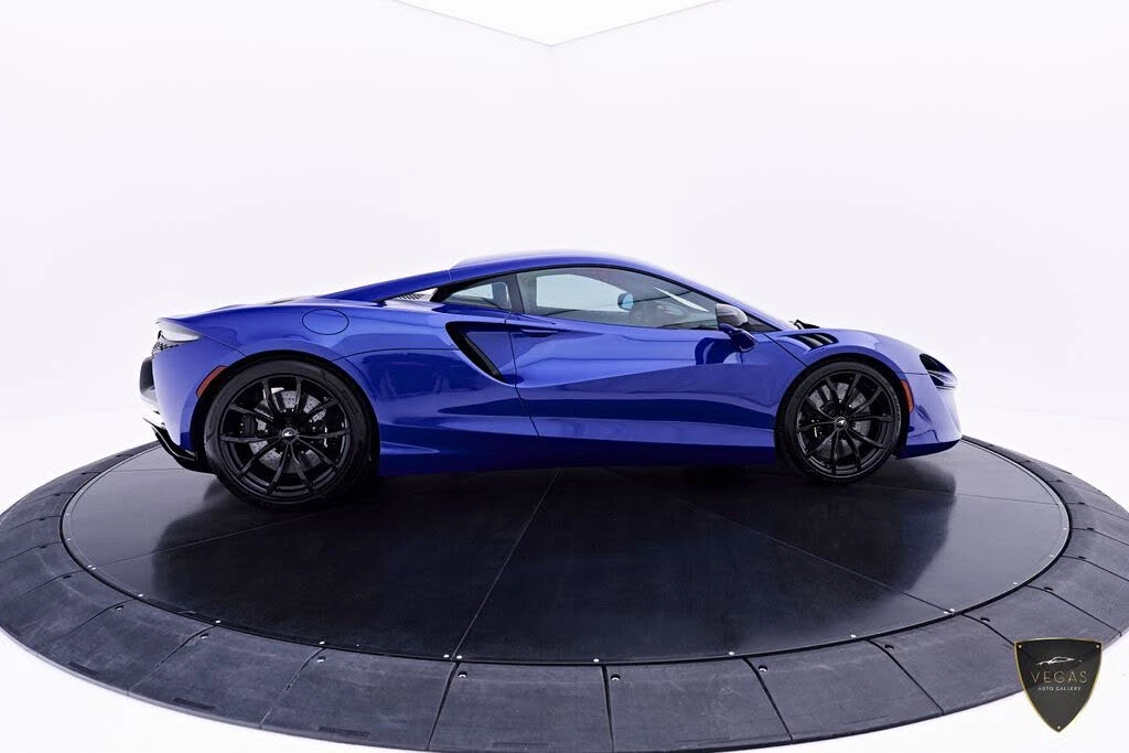 2025 McLaren Artura - Image 18 of 31