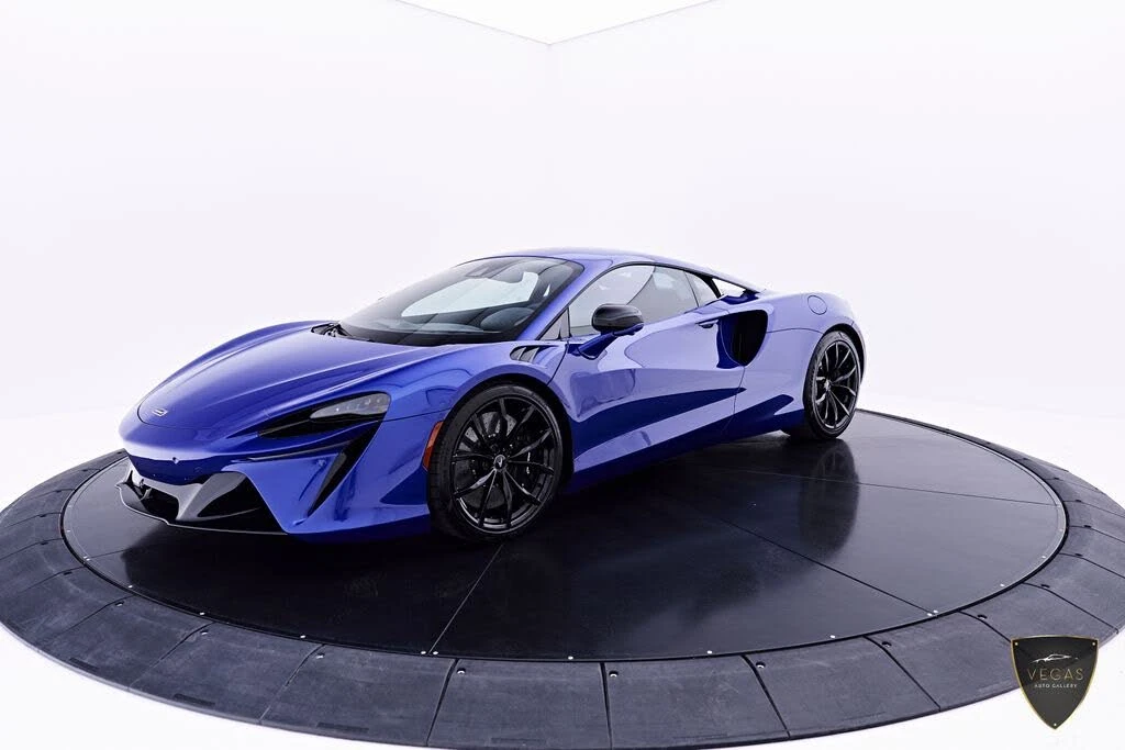 2025 McLaren Artura - Image 13 of 31