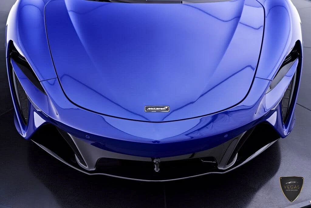 2025 McLaren Artura - Image 30 of 31