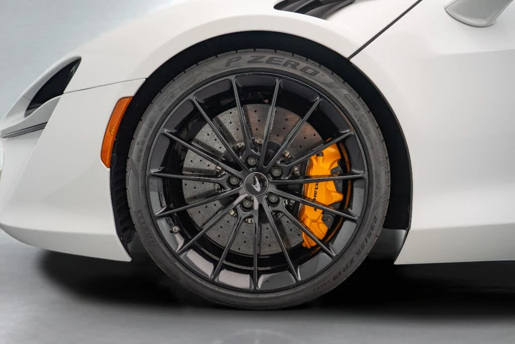 2025 McLaren Artura - Image 17 of 21