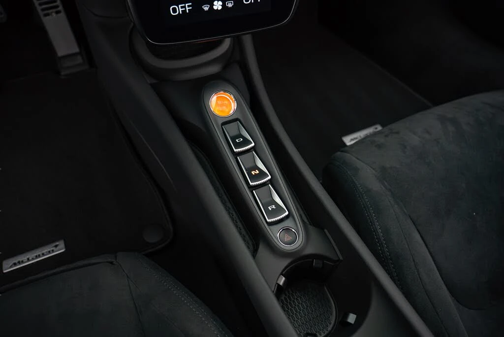 2025 McLaren Artura - Image 9 of 21