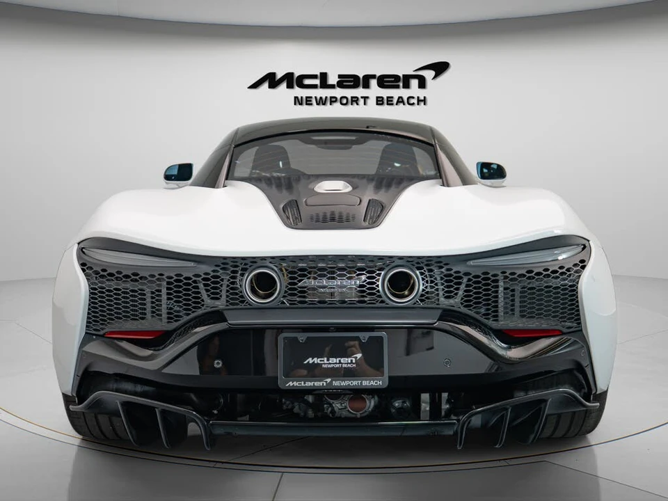 2025 McLaren Artura - Image 5 of 21
