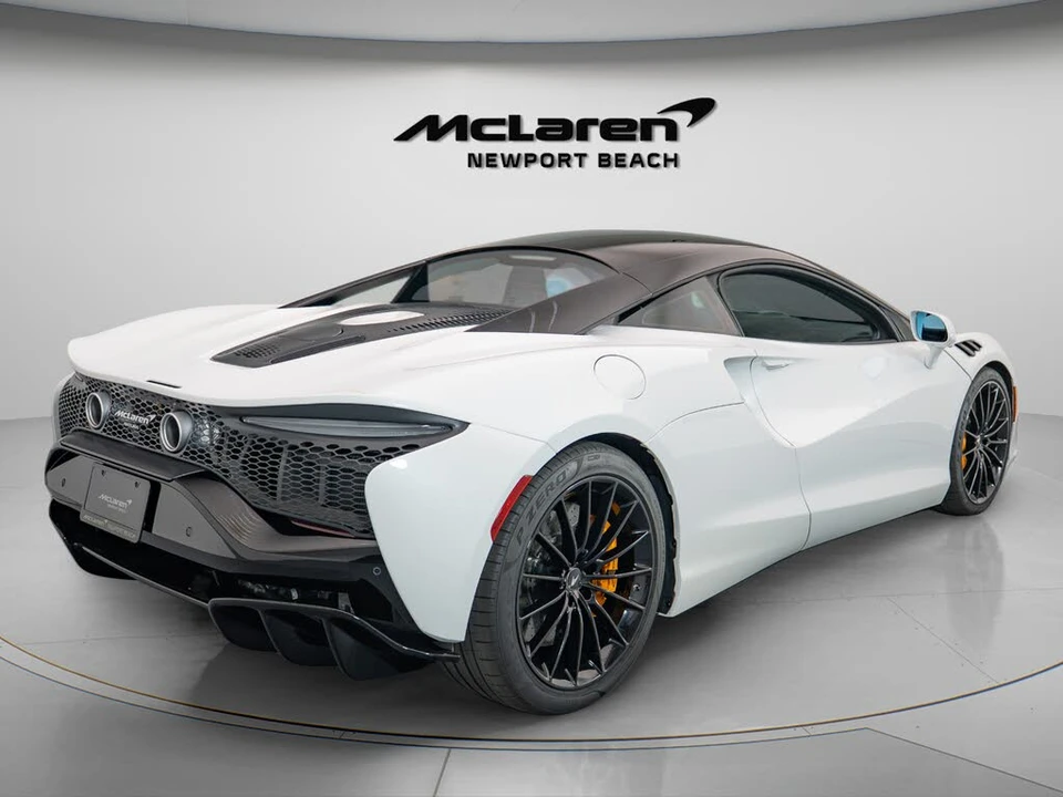 2025 McLaren Artura - Image 6 of 21