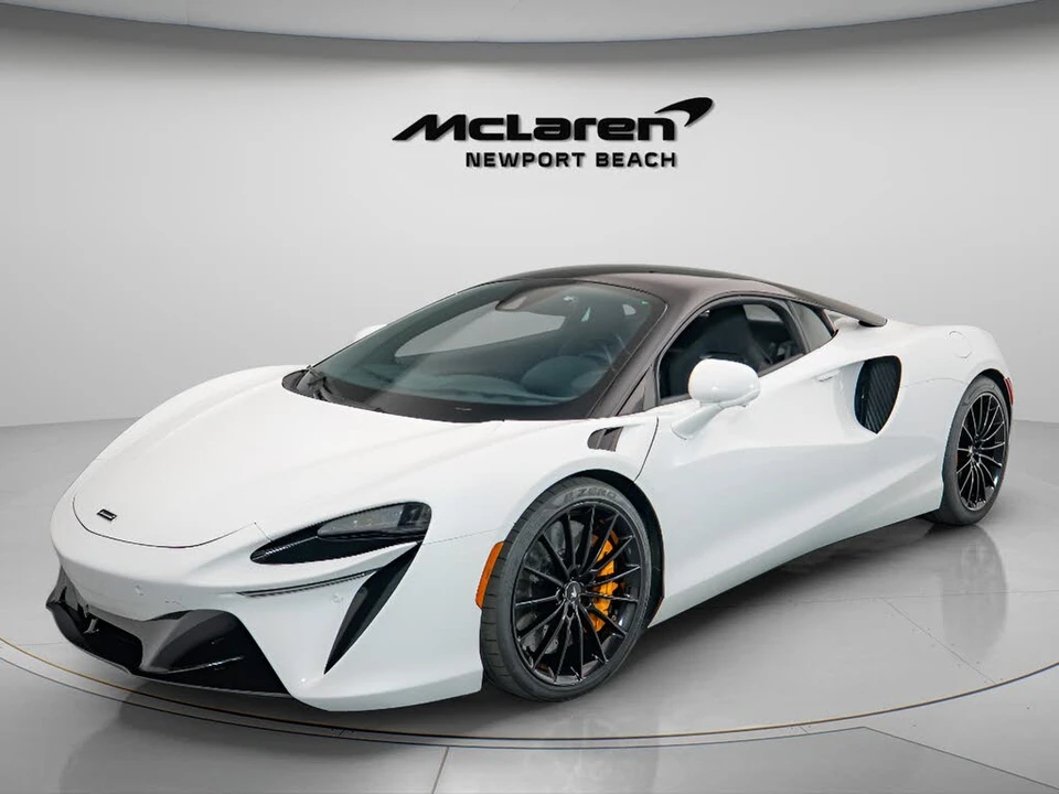 2025 McLaren Artura - Image 3 of 21