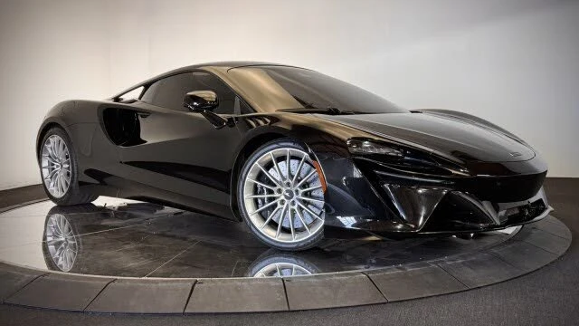 2025 McLaren Artura - Image 2 of 28