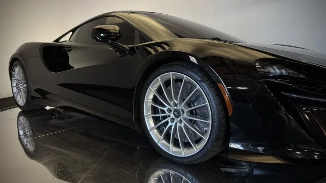 2025 McLaren Artura - Image 16 of 28