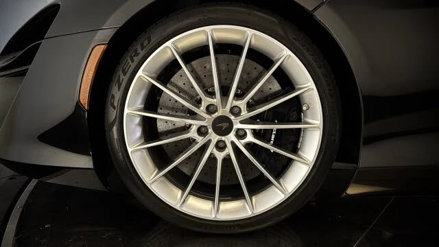 2025 McLaren Artura - Image 27 of 28
