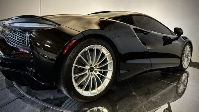 2025 McLaren Artura - Image 25 of 28