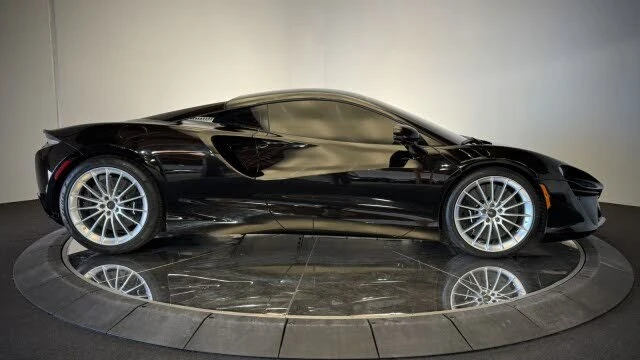 2025 McLaren Artura - Image 26 of 28