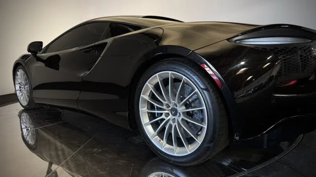 2025 McLaren Artura - Image 22 of 28
